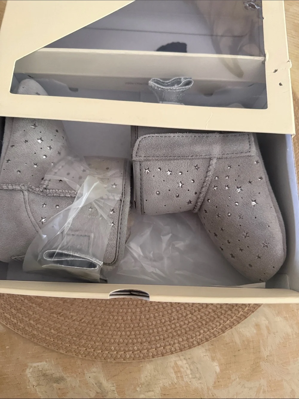 UGG 🍼  JESSE Bow Starglen Shearling Bootie for  Infants.